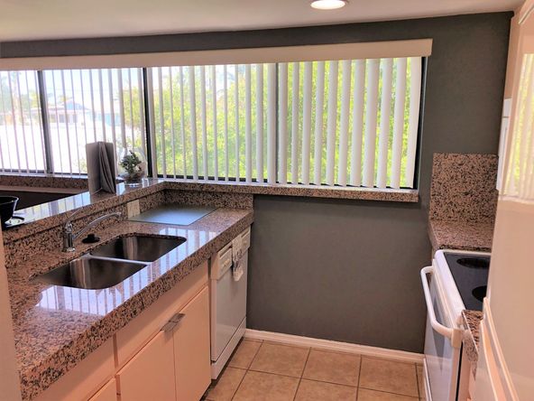 The Bird's Nest Vacation Rentals: 403 Gulf Dr S, Bradenton Beach, FL 34217